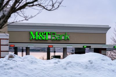 What Are Wall Street Analysts' Target Price for M&T Bank Stock?
